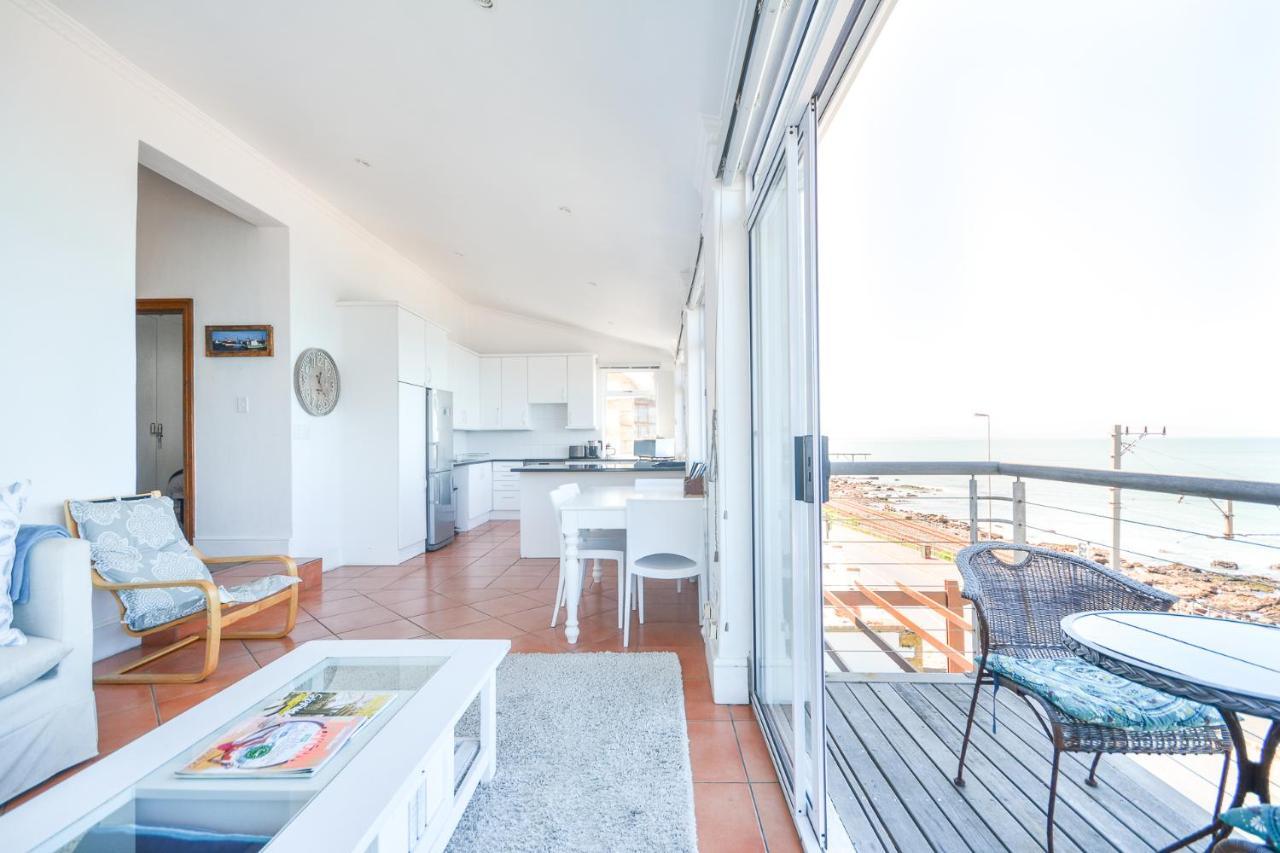 Appartement Oceanfront Penthouse à Muizenberg Extérieur photo